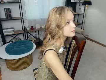 Goal: unzip shorts #shy #18 #lovense #skinny #new Hello, i'm Serena, welcome to my room, enjoy!! [0 tokens remaining]