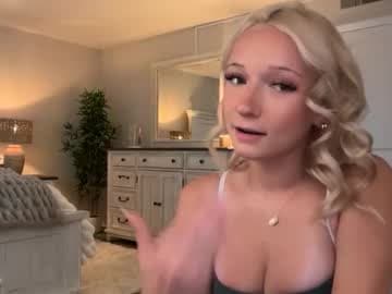 Roxyrain2736's room #18 #blonde