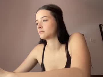 G: dance😍 Hi guys! I'm here #new my name is Lola , I'm #18 #shy #teen #young [0 tokens remaining]